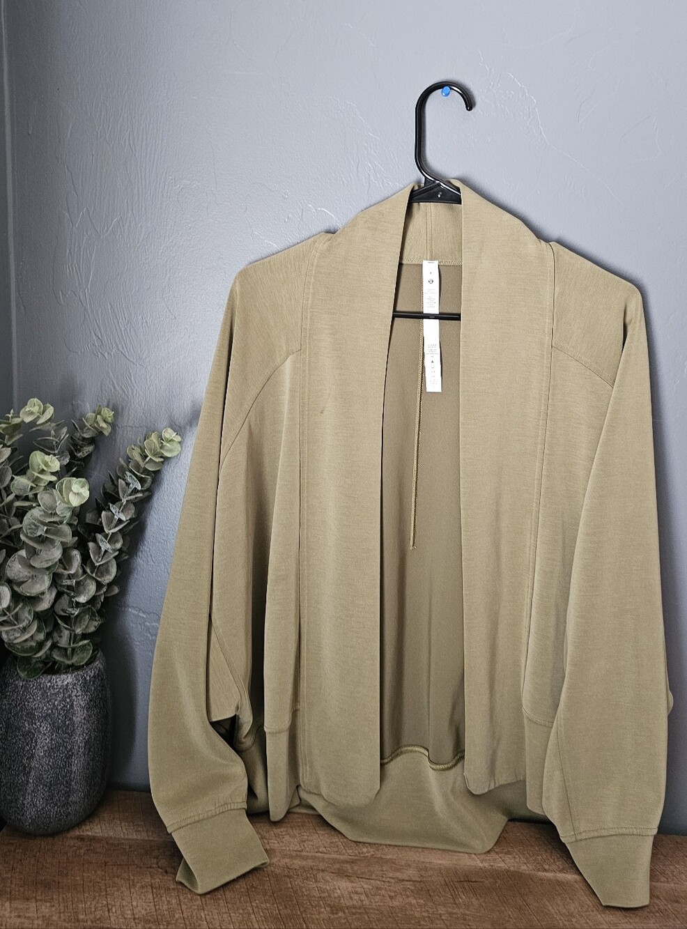 Lululemon Softstreme Drape